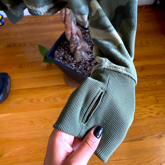 🐢🤎🐢 FLEECE CAMO HALF ZIP🐢🤎 - Picture 2 of 5